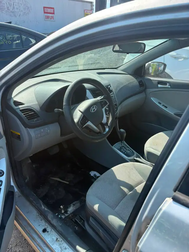 2012 Hyundai Accent automatic sedan558375871940536323
