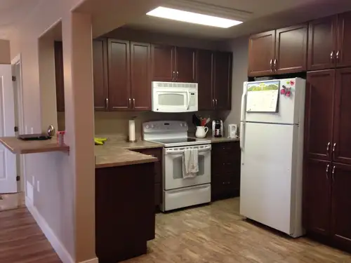 Smoke free upscale 3 bedroom apartment available June 1,2026 in quiet building in Azilda. Fridge, st...