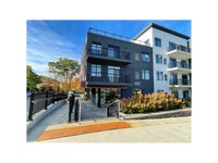 Ferndale Garden Apartments Beautiful apartment building in Barrie, ON, designed to offer a pure and... (image 2)