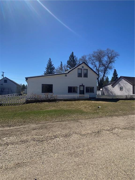 247 Aspen Street W Oak Lake, Manitoba in Houses for Sale in Brandon