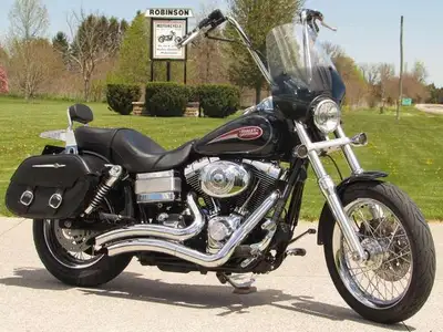 Hydraulic Tensioners - $8,000 in Cool Options This sharp 2006 Dyna Low Rider has lots of Customizing...