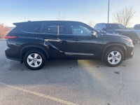 *Vehicle history form conveniently located in vehicle photos. AMVIC LICENSED DEALER ... Engine: Inte... (image 6)