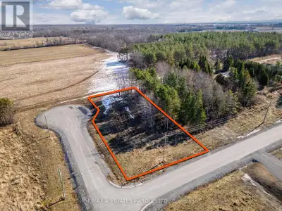 Nestled in the established and sought-after neighbourhood of Sapphire Hill, this spacious lot is loc...