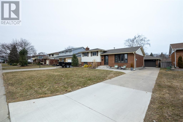 18 DURCO AVENUE Sarnia, Ontario in Houses for Sale in Sarnia - Image 3