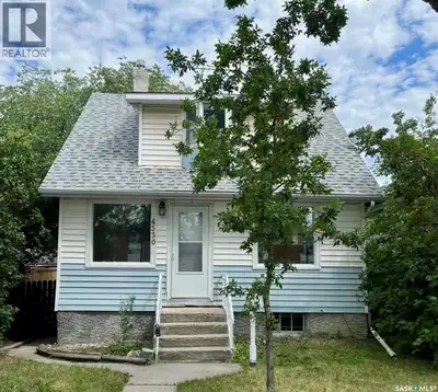 The current owner has not lived in the home. Well maintained two-storey home located in a great fami...