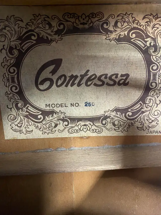 Contessa 250 Classical Guitar in Guitars in City of Toronto - Image 5