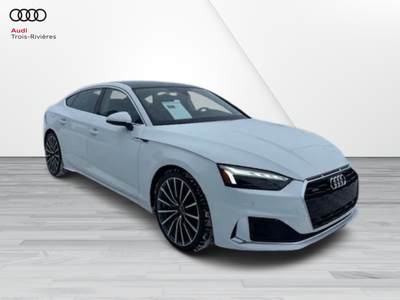 Audi Trois-Rivières, our experts are here to listen to you and guide you toward the vehicle that mee...