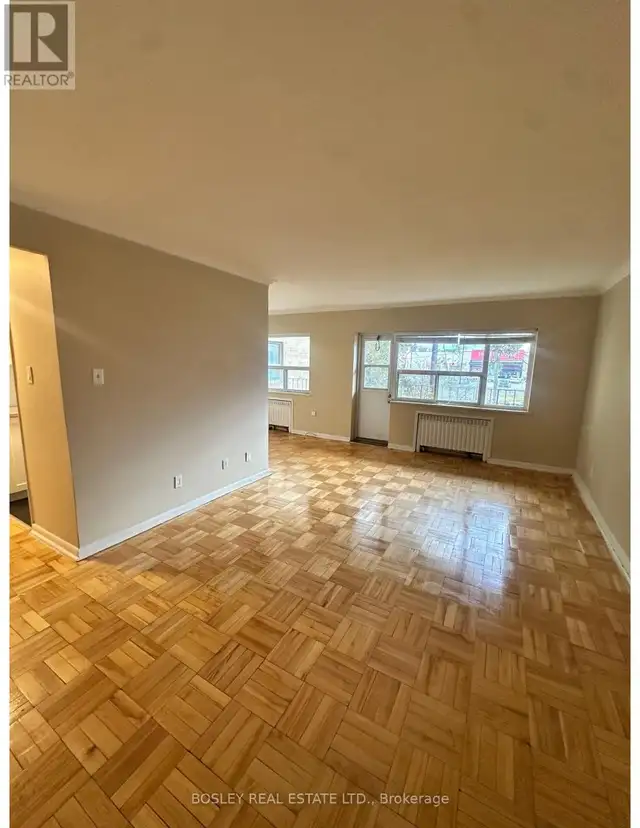 210 - 970 EGLINTON AVENUE E Toronto (Leaside), Ontario in Long Term Rentals in City of Toronto - Image 2