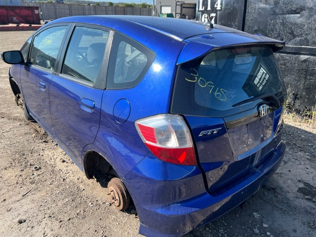 2009 HONDA FIT Just in for parts at Pic N Save! in Auto Body Parts in Hamilton - Image 4