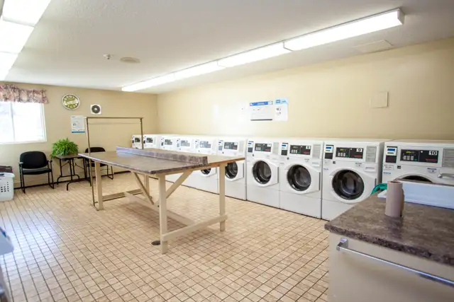 Windermere Place - Syracuse Apartment for Rent in Long Term Rentals in London - Image 12