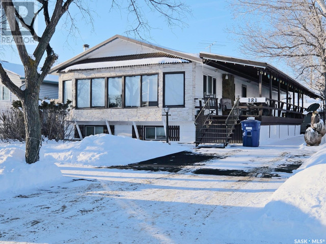 121 2nd AVENUE W Rosetown, Saskatchewan in Houses for Sale in Saskatoon - Image 2