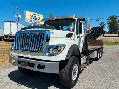 2013 International - 422 XS HiPro Hiab rear mount Crane - comes with remote - tridrive - air ride su...
