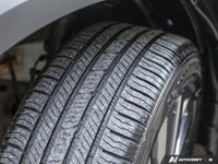 * Intelligent 4WD with a 7-position Drive and Terrain Mode Selector for modes like Standard, Sport,... (image 9)