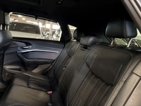FULLY ELECTRIC, FEATURING : MASSAGE SEATS, QUATTRO AWD, DIGITAL GAUGE CLUSTER NAVIGATION DISPLAY, MU... (image 6)