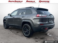 1 Owner, Clean Accident History Report, Air Conditioning, Apple CarPlay/Android Auto, Blind-Spot/Rea... (image 3)