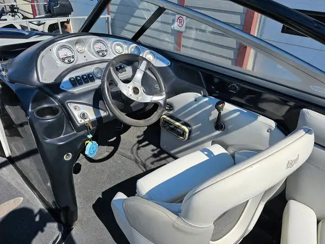 2006 Tige Boats TIGE 24EV SURF BOAT 241 Hours FINANCING AVAILABL in Powerboats & Motorboats in Calgary - Image 11