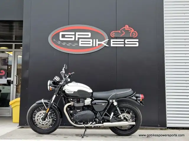2024 Triumph Bonneville T100 Jet Black in Street, Cruisers & Choppers in Oshawa / Durham Region - Image 6