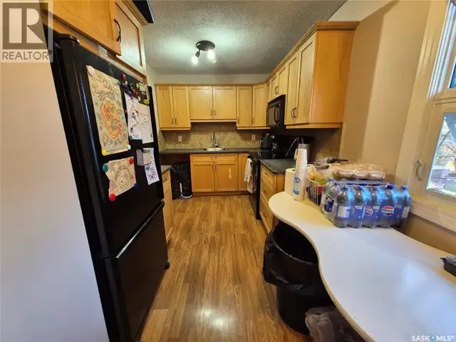 1118 PARK AVENUE Weyburn, Saskatchewan in Houses for Sale in Regina - Image 4