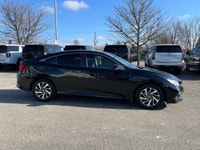 SUNROOF | REMOTE START | BACK UP CAMERA | AUTOMATIC CLIMATE CONTROL. Introducing the stylish and res... (image 5)