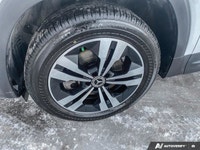 This Mercedes-Benz GLB boasts a Intercooled Turbo Premium Unleaded I-4 2.0 L/121 engine powering thi... (image 9)