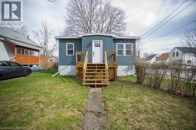 20 PARK Avenue E Brantford, Ontario in Long Term Rentals in Brantford - Image 2