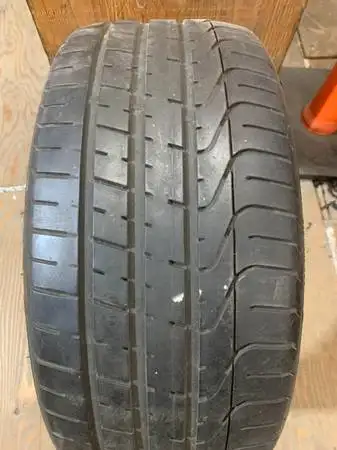 a nice high performance pirelli tire in good shape with decent tread (1 TIRE ONLY) size 255/35/20 97...