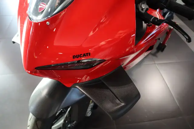 2025 Ducati Panigale V4 S Red in Street, Cruisers & Choppers in Edmonton - Image 7