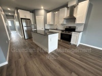 2 Bedroom, 2 Bath Lower Left – 320 Strand Ave – $2,500/month Thunder Bay Ontario Preview