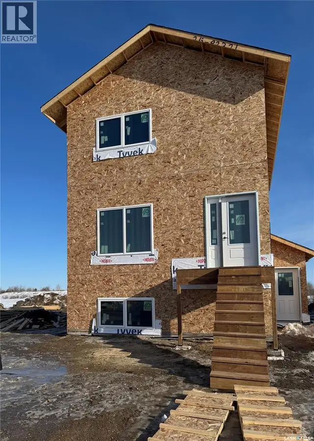 13 Clement ROAD Lanigan, Saskatchewan in Houses for Sale in Saskatoon - Image 3