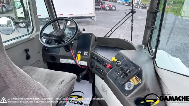 2018 KALMAR OTTAWA T2 4X2 YARD SPOTTER in Heavy Trucks in Edmonton - Image 15