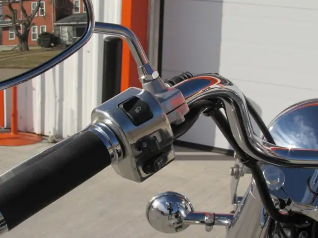 2009 Yamaha V-Star 650 Classic in Sport Bikes in Leamington - Image 25