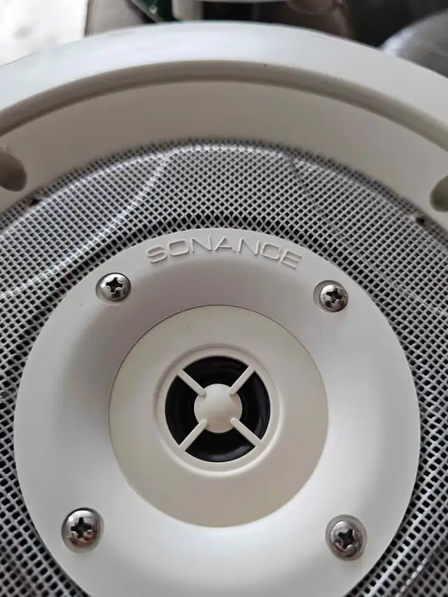 Sonance ceiling speaker 8" in General Electronics in Markham / York Region - Image 2