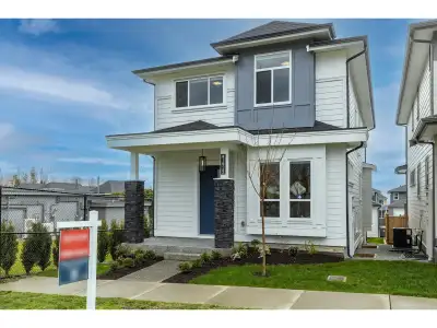 Welcome to Kendrick in popular Grandview Heights! Move in ready, this modern residence Built by repu...