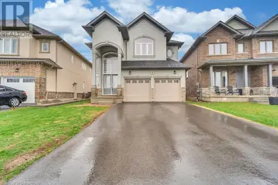8 DOLOMITI Court Hamilton, Ontario