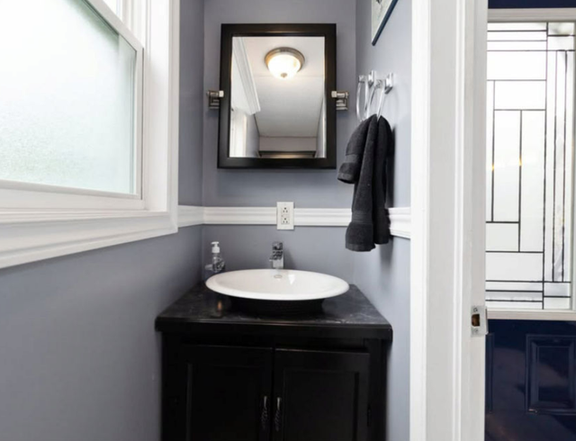 27 Crooked Lake - Stunning Lakefront Home for Rent - Short Term  in Long Term Rentals in Bridgewater - Image 22