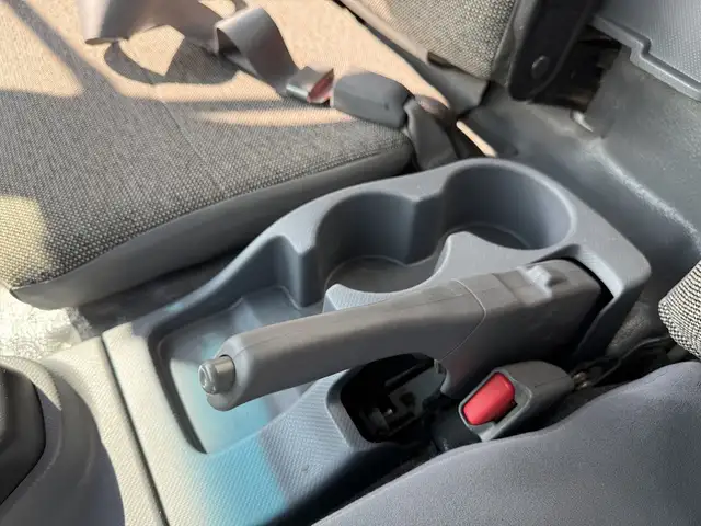 2019 Isuzu NRR 20 Foot Cube Van in Heavy Trucks in Delta/Surrey/Langley - Image 39