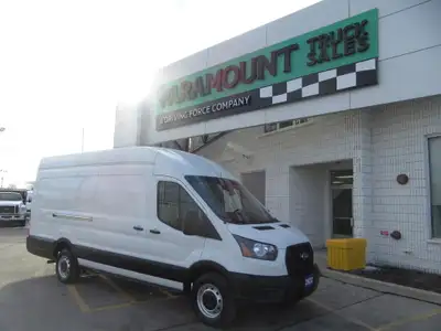 3.5L V6 GAS ENGINE, AUTO TRANS, A/C, AM/FM STEREO WITH BLUETOOTH, BACKUP CAMERA, POWER WINDOWS & LOC...