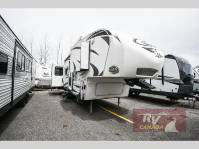 Please Call Us At 613.851.7326 with any questions? Cougar X-Lite Fifth Wheel w/Rear Entertainment In...