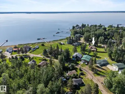 Built for Year-Round Living—and Weekend Escapes. Lake life becomes easy here—morning walks to the sh...