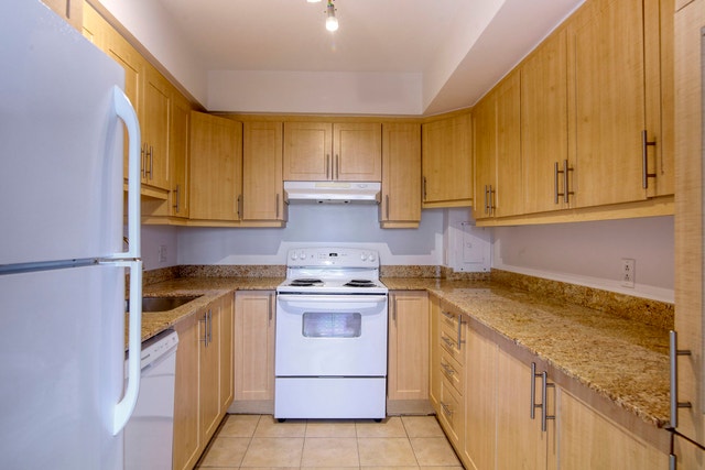3555 Cote-des-Neiges Road — photo 1
