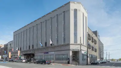 Appartement récent situé dans un immeuble sans fumée, entrée contrôlées par cartes accès, caméra dan...