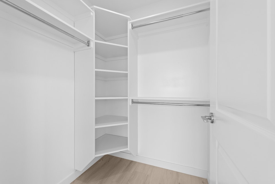 2-bedroom + den + 2-bathroom with private balcony - water views 4