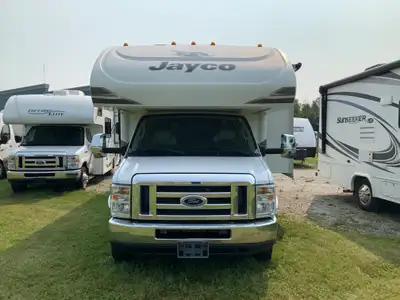 2020 Jayco Greyhawk 30Z — Class C Motorhome The 2020 Jayco Greyhawk 30Z is a well-equipped Class C m...
