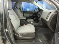 CHEVROLET COLORADO 2017 4X4 V6 3.6L AUTOMATIQUE CREW-CAB TOUT ÉQUIPÉ, CRUISE CONTROL, AIR CLIMATISÉ,... (image 9)