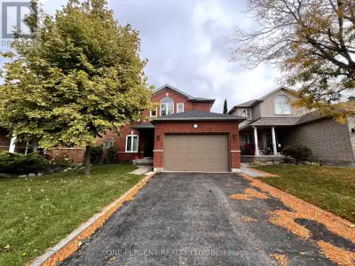 Exquisite 2-Storey Home in Desirable Innisshore!Pride of ownership shines in this beautifully mainta...