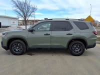 WE DELIVER ANYWHERE IN CANADA! Rugged capability meets everyday comfort in the 2026 Honda Pilot Trai... (image 3)