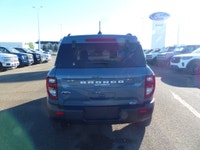 HEATED CLOTH FRONT SEATS! 13.2" TOUCHSCREEN WITH APPLE CARPLAY! ADAPTIVE CRUISE CONTROL WITH STOP&GO... (image 3)