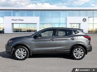 This Nissan Qashqai boasts a Regular Unleaded I-4 2.0 L/122 engine powering this Variable transmissi... (image 1)