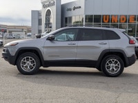 Look at this 2018 Jeep Cherokee Trailhawk. Its Automatic transmission and Regular Unleaded V-6 3.2 L... (image 4)