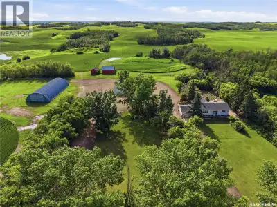 Located 10 minutes Northwest of Leask, west (right across the road) from the large body of water ‘Ro...